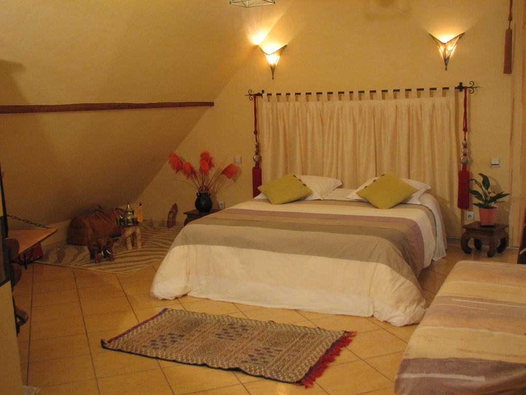 Le Pas De L'Ane Chambres D'Hotes Saint-Ondras Room photo